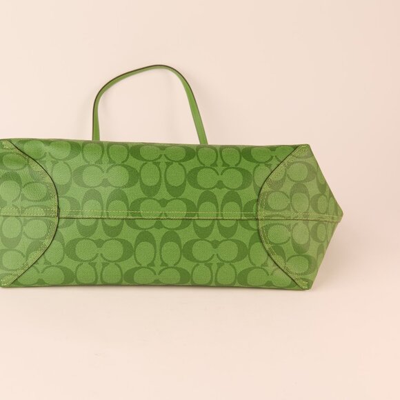 Coach Monogram Tote - Green w/Green Floral Interior - Hangtag - NWT - Picture 4 of 5